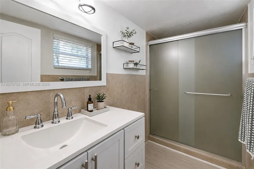 8950 SW 69th Ct #109 Pinecrest, FL 33156