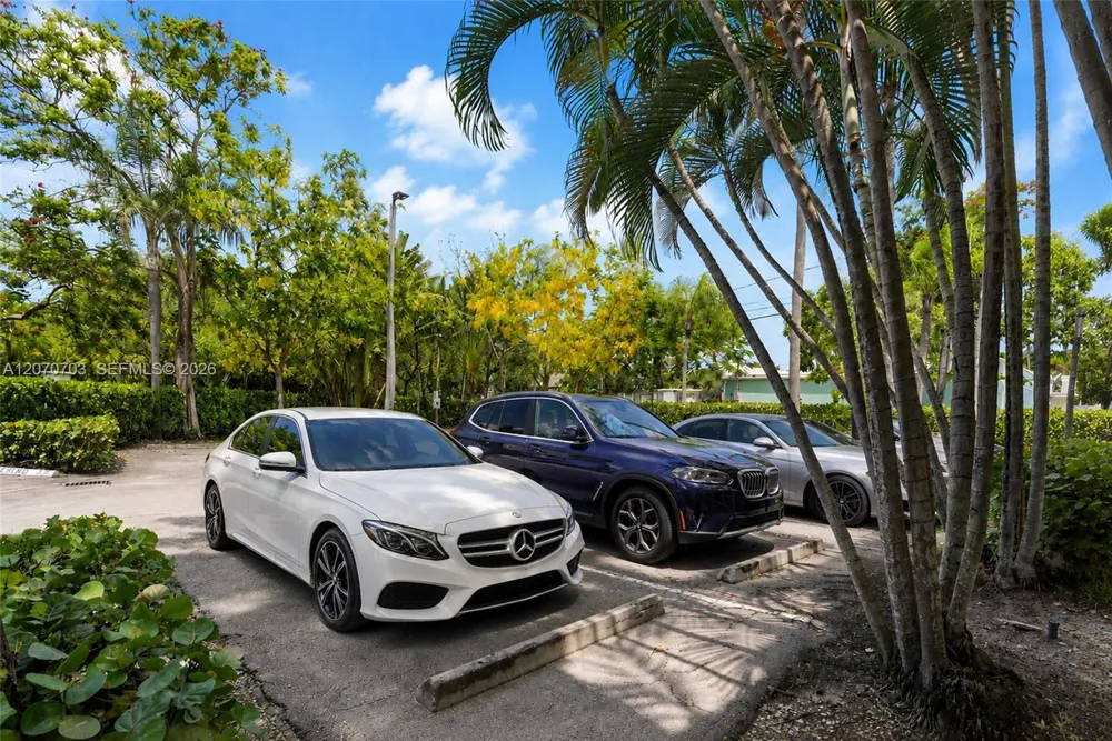 8950 SW 69th Ct #109 Pinecrest, FL 33156