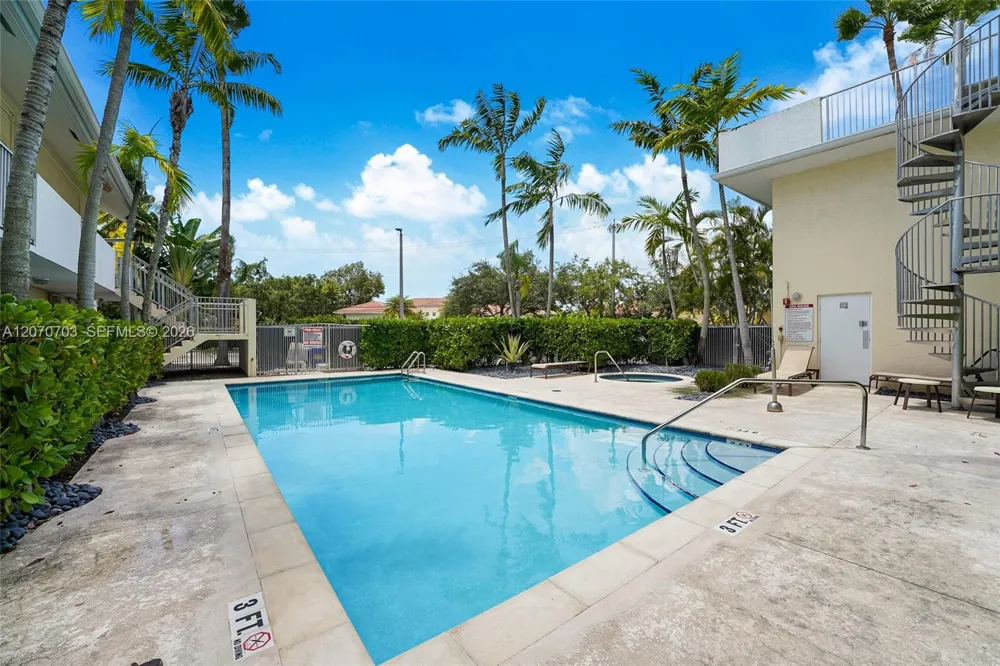 8950 SW 69th Ct #109 Pinecrest, FL 33156