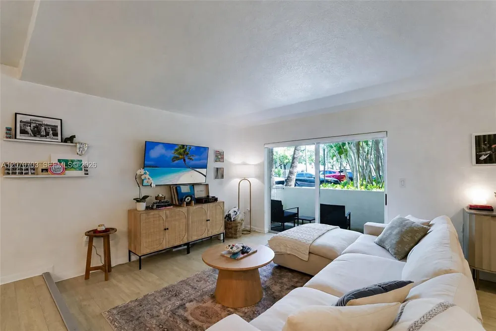 8950 SW 69th Ct #109 Pinecrest, FL 33156