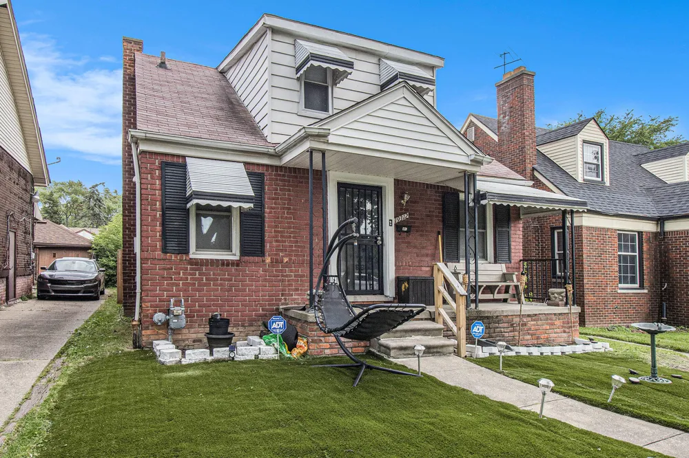 19312 Goulburn Avenue Detroit, MI 48205