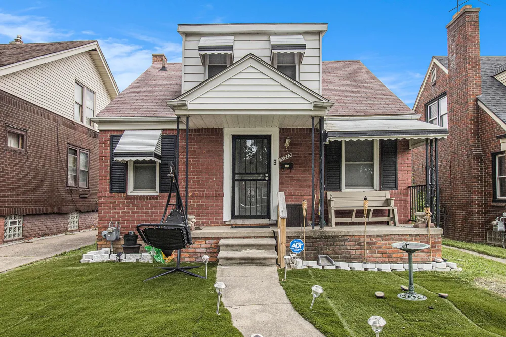 19312 Goulburn Avenue Detroit, MI 48205