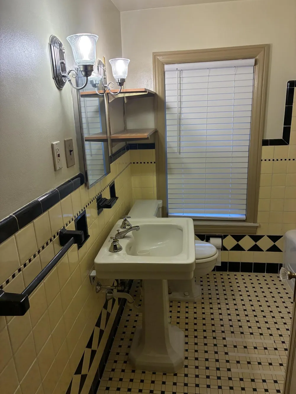 10734 E Outer Drive E Detroit, MI 48224