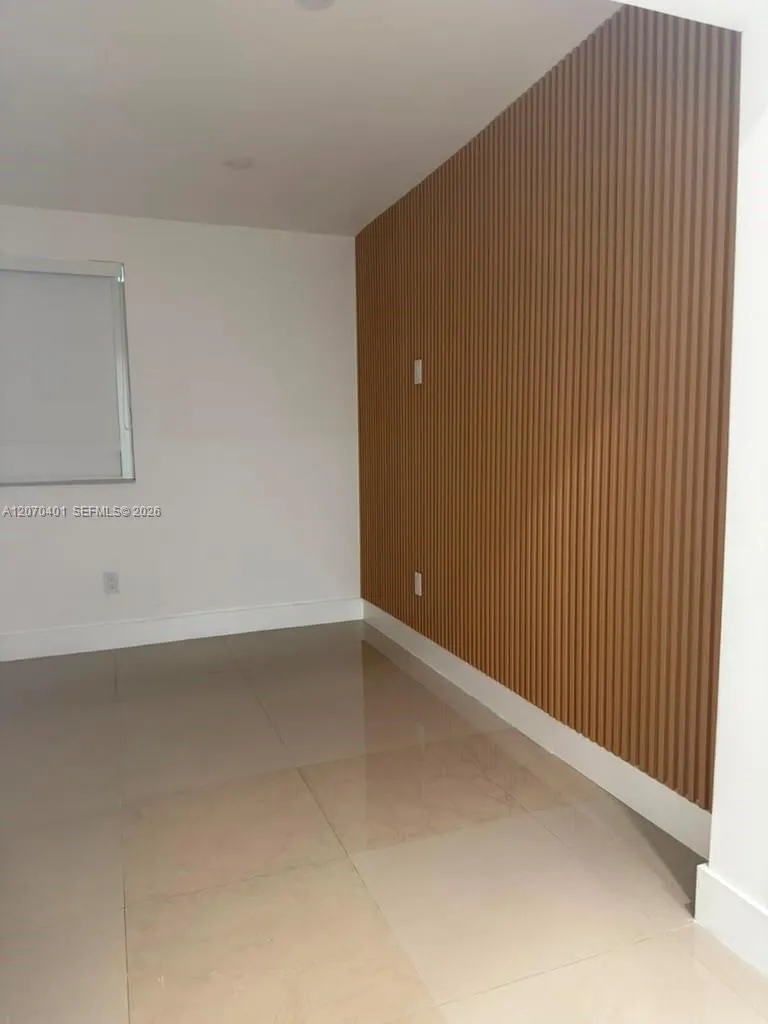 861 E 33rd St #1 Hialeah, FL 33013