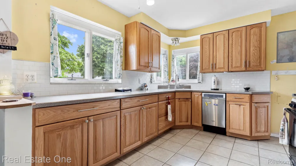24748 Munson Street Taylor City, MI 48180