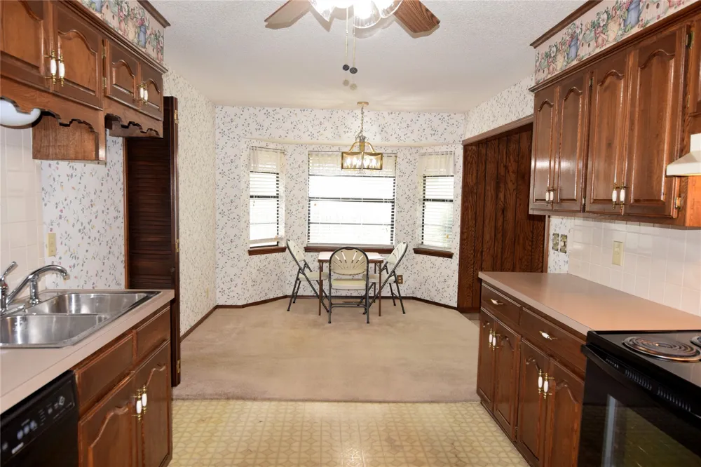 1220 S Chestnut Avenue Broken Arrow, OK 74012