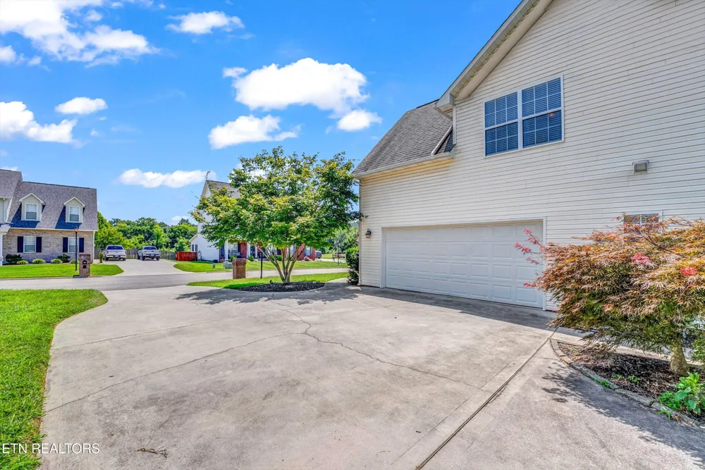 5021 Magic Lantern Drive Knoxville, TN 37918