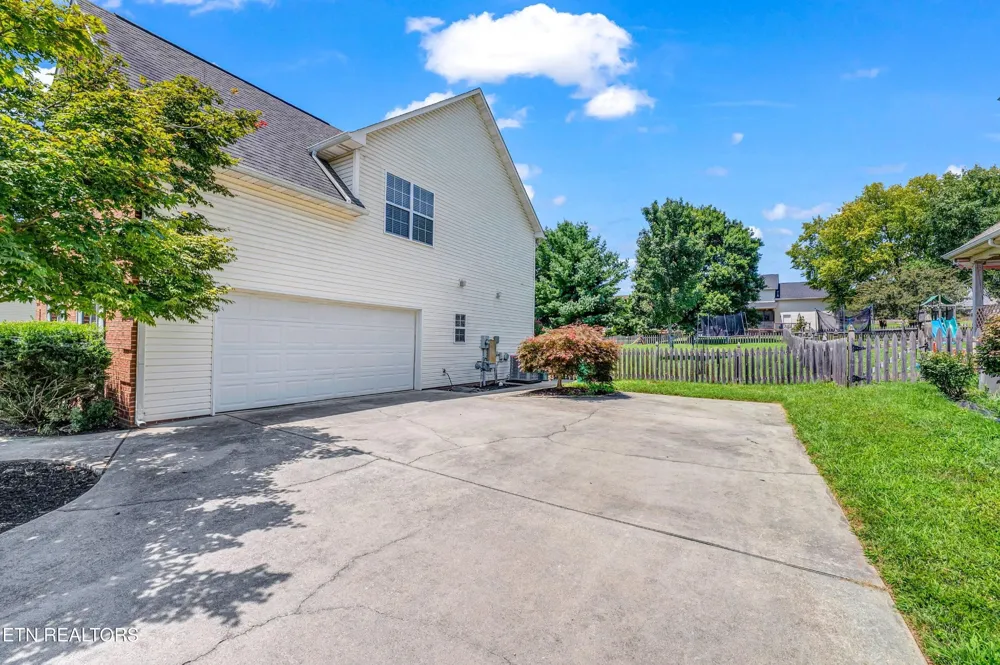 5021 Magic Lantern Drive Knoxville, TN 37918