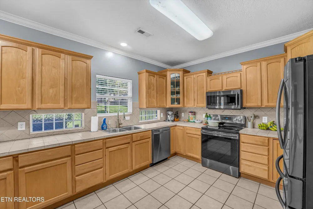 5021 Magic Lantern Drive Knoxville, TN 37918