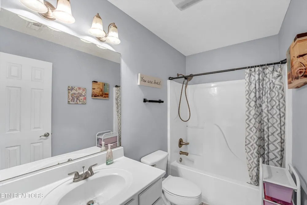 5021 Magic Lantern Drive Knoxville, TN 37918