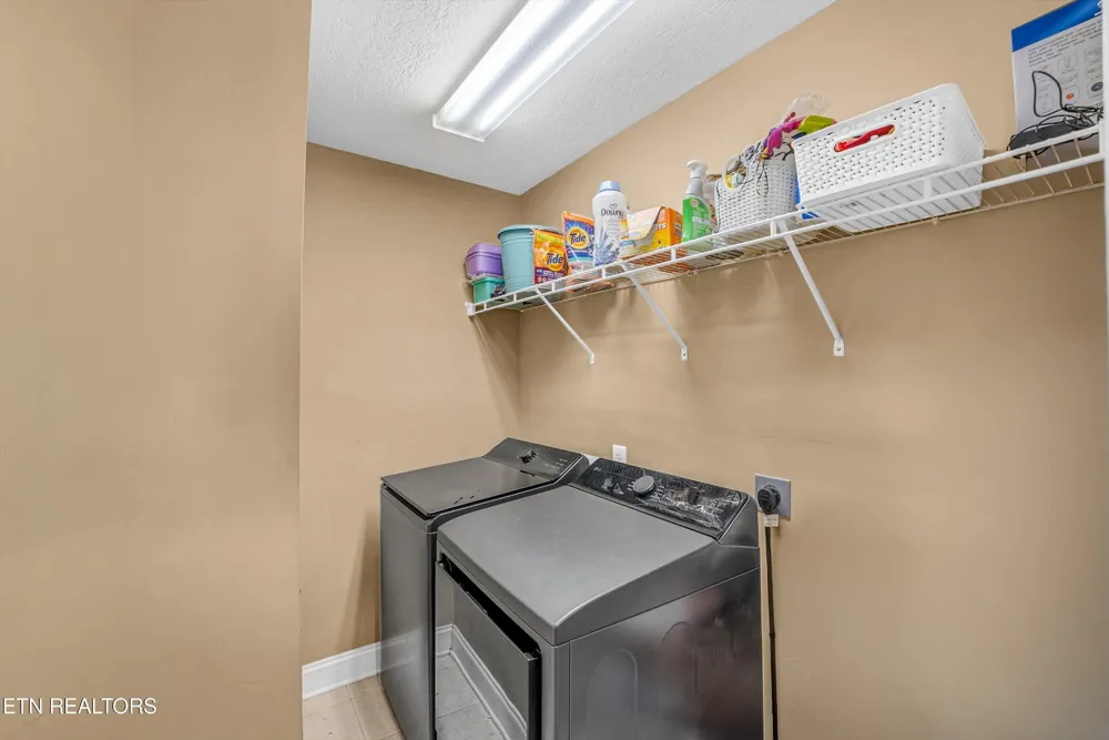5021 Magic Lantern Drive Knoxville, TN 37918