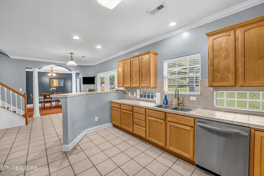 5021 Magic Lantern Drive Knoxville, TN 37918