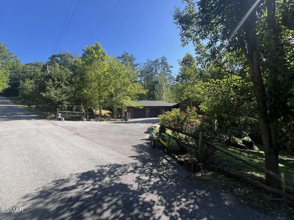 29 Scenic Woods Way Sevierville, TN 37876