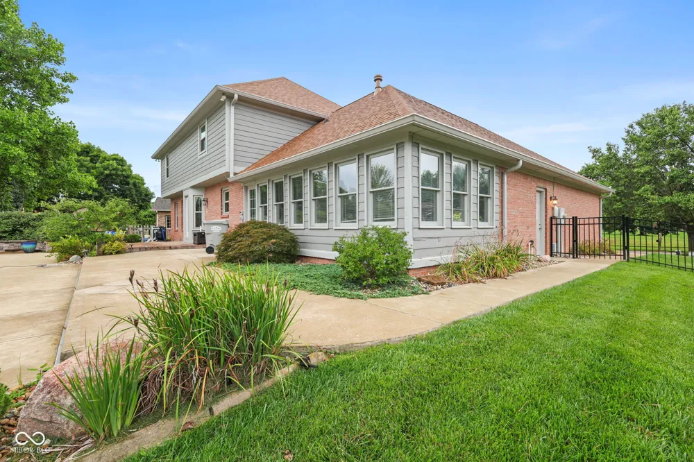 3622 Fountain View Drive Greenwood, IN 46143