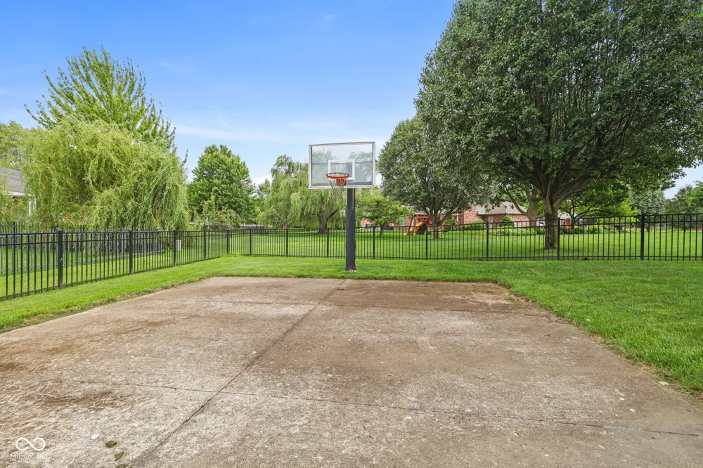 3622 Fountain View Drive Greenwood, IN 46143