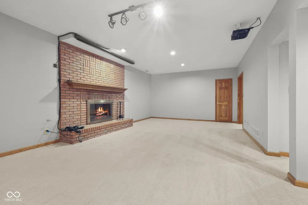 3622 Fountain View Drive Greenwood, IN 46143