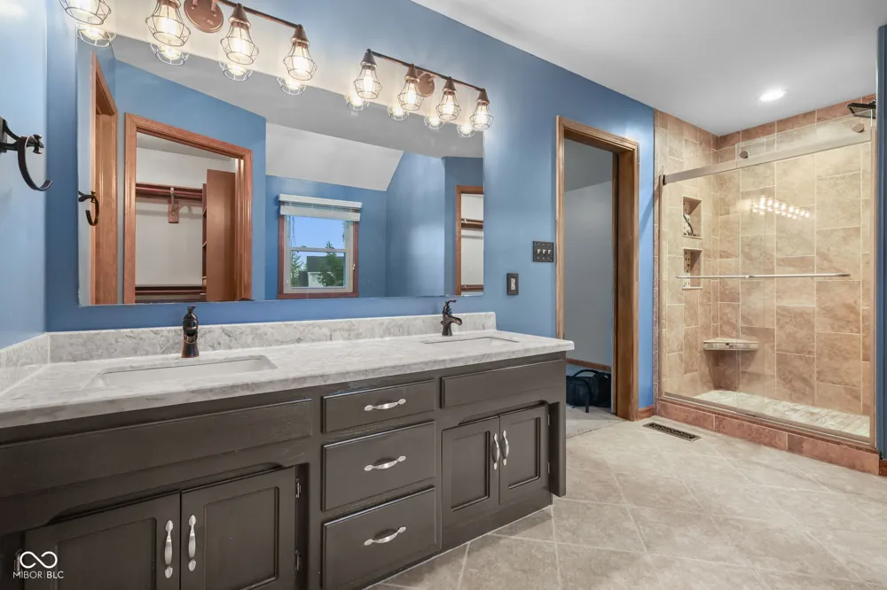 3622 Fountain View Drive Greenwood, IN 46143