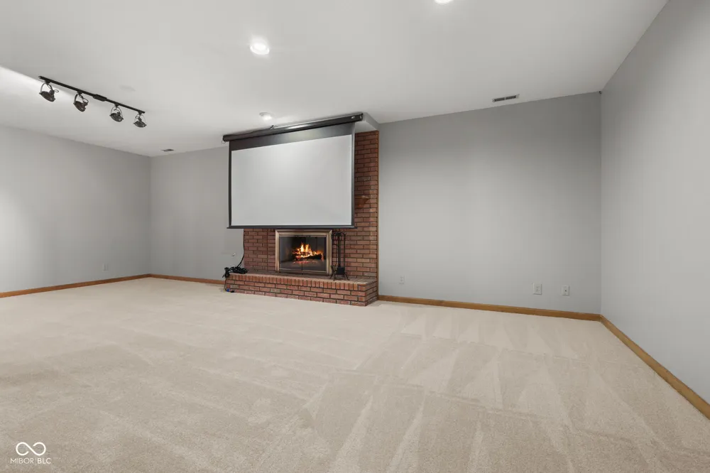 3622 Fountain View Drive Greenwood, IN 46143