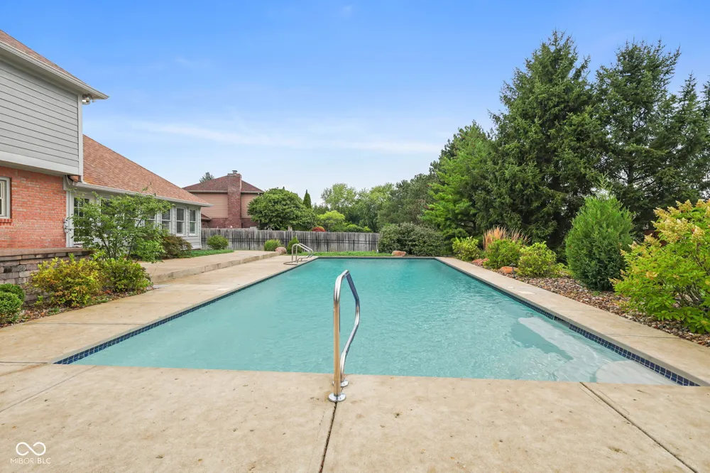 3622 Fountain View Drive Greenwood, IN 46143