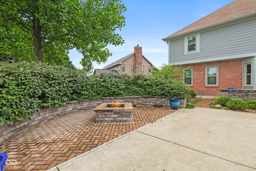 3622 Fountain View Drive Greenwood, IN 46143