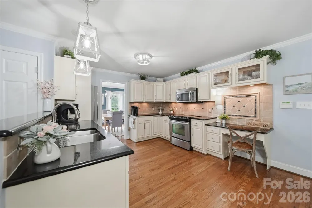 6253 Riviera Run Estates Drive Hickory, NC 28601