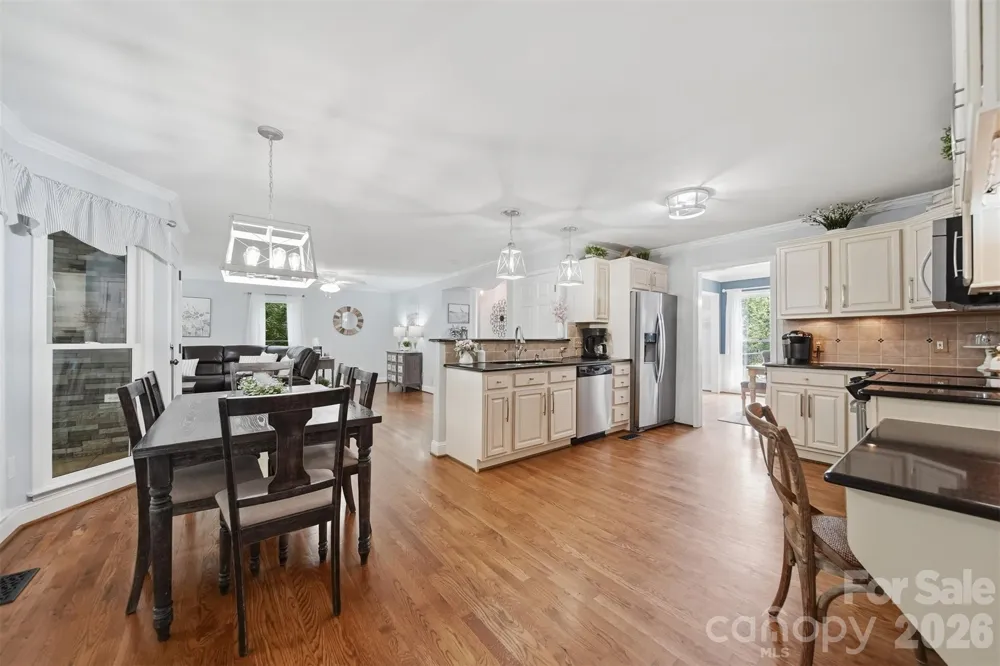 6253 Riviera Run Estates Drive Hickory, NC 28601