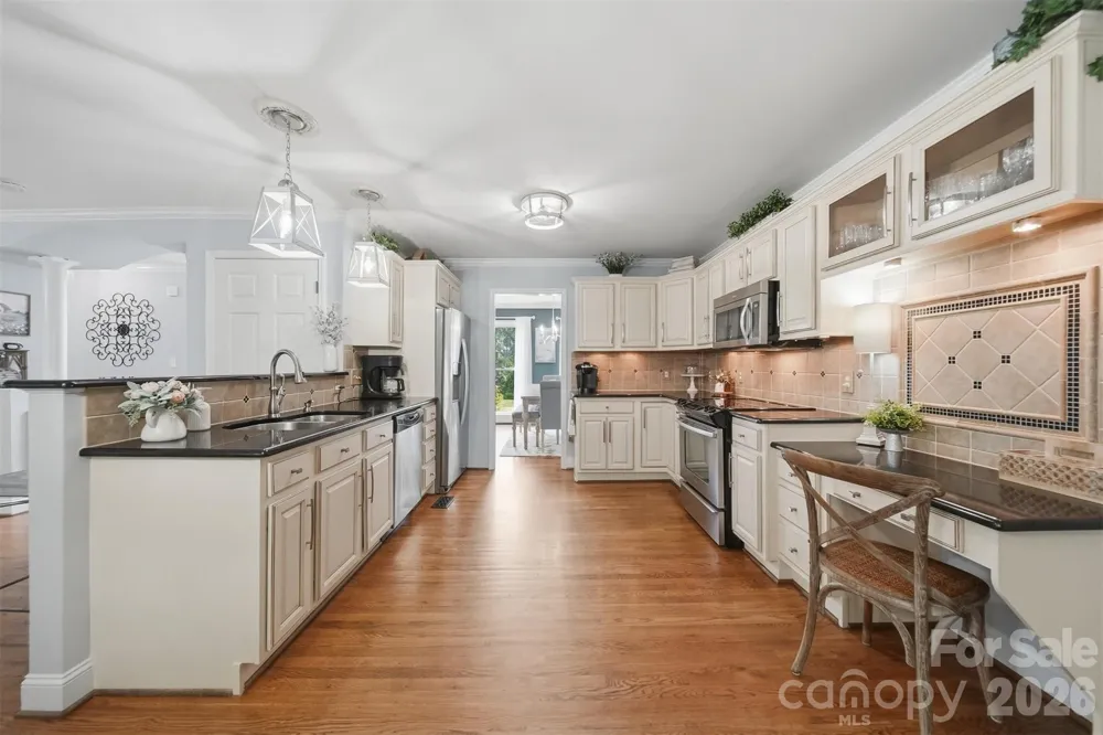 6253 Riviera Run Estates Drive Hickory, NC 28601