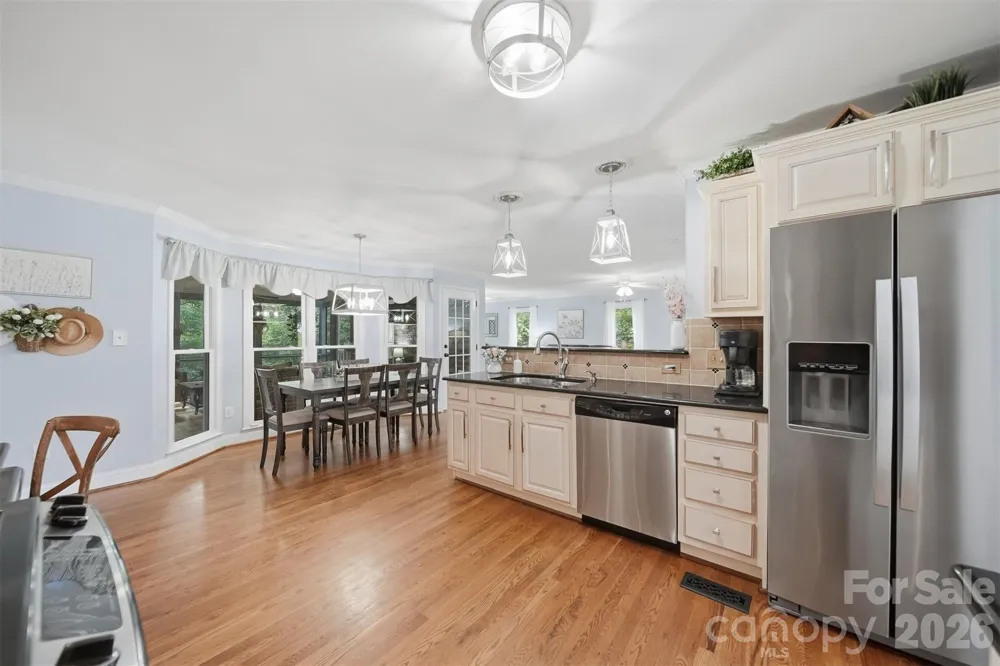 6253 Riviera Run Estates Drive Hickory, NC 28601