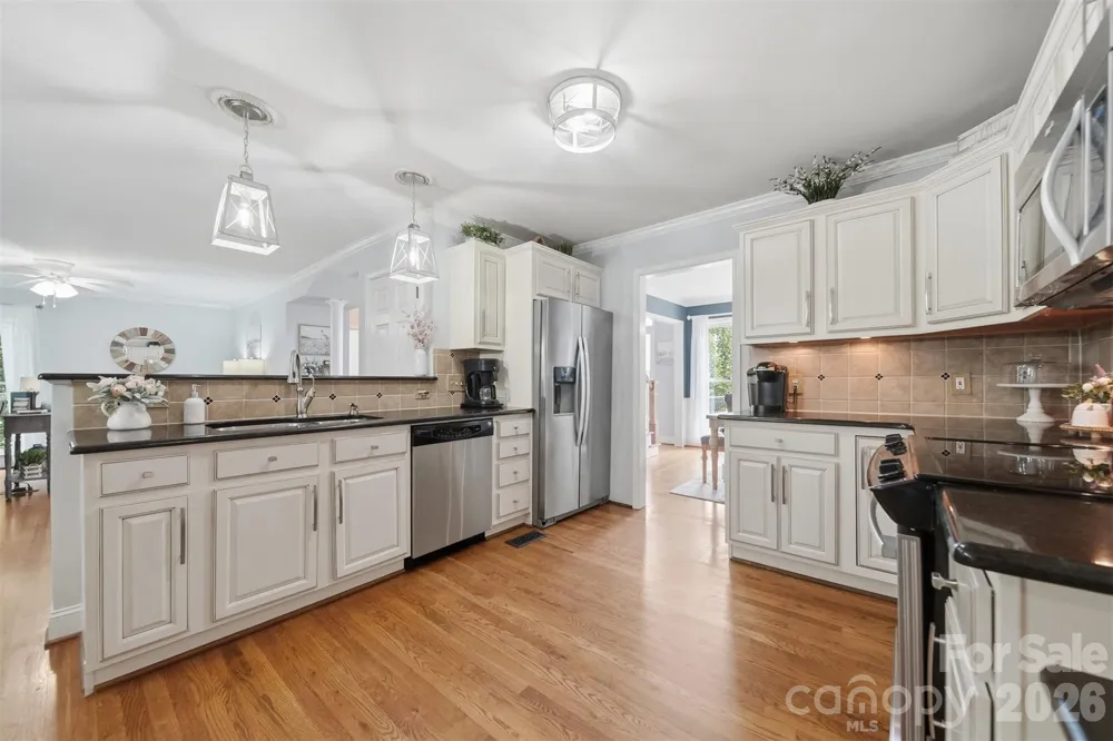 6253 Riviera Run Estates Drive Hickory, NC 28601