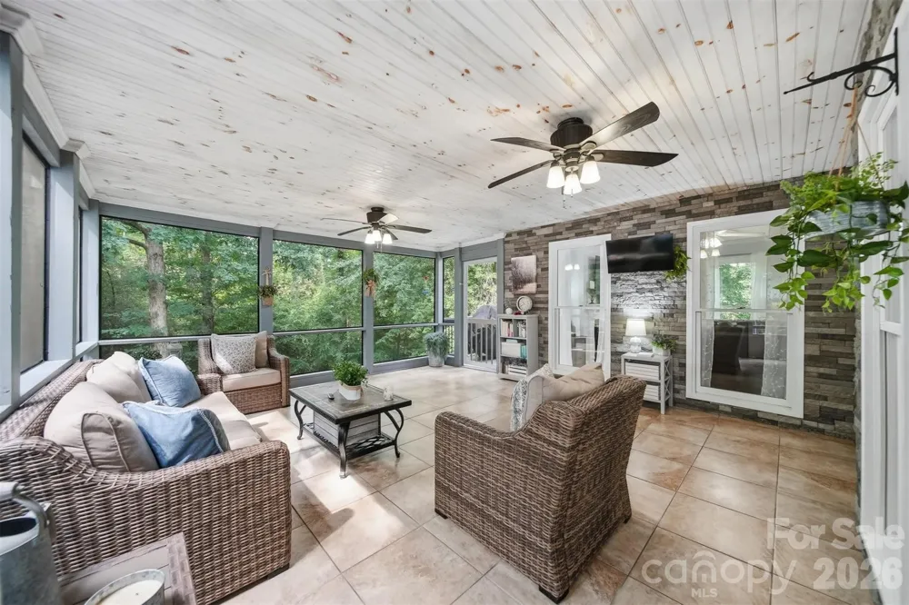 6253 Riviera Run Estates Drive Hickory, NC 28601