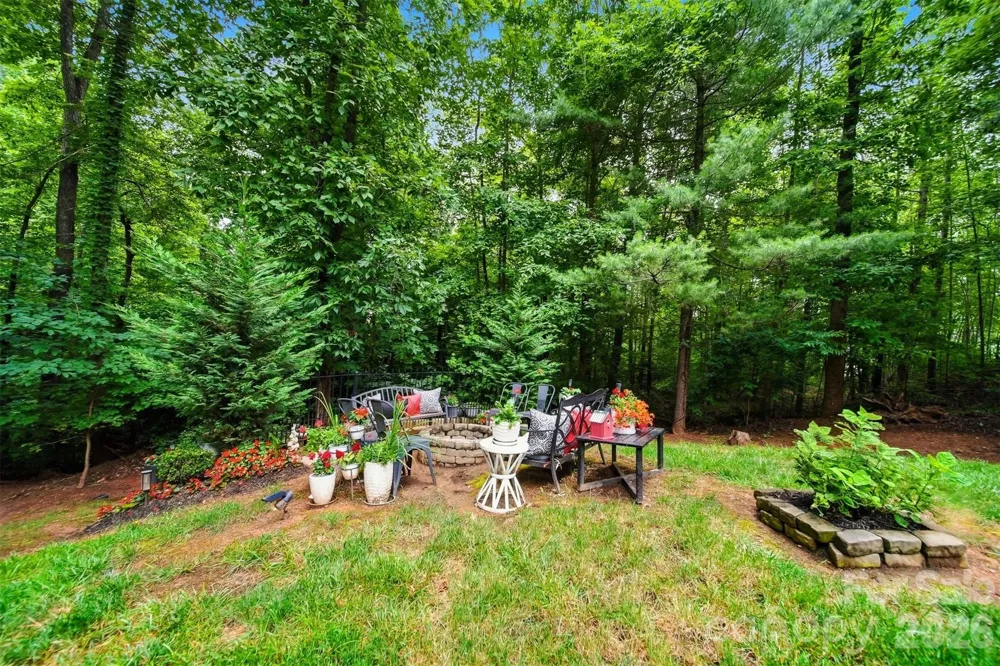 6253 Riviera Run Estates Drive Hickory, NC 28601
