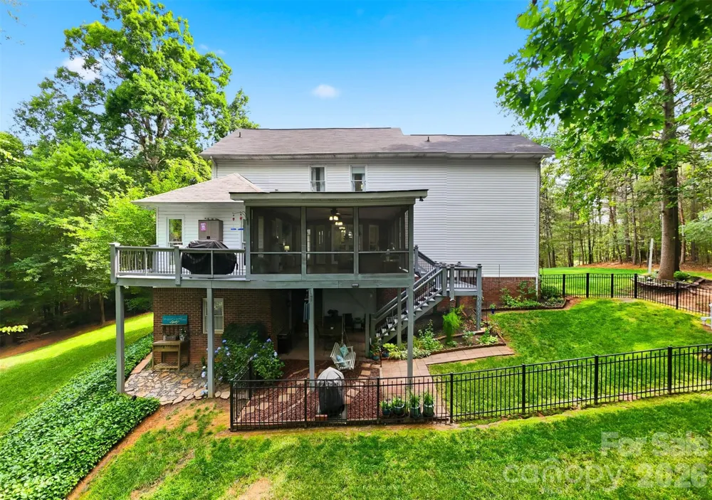 6253 Riviera Run Estates Drive Hickory, NC 28601