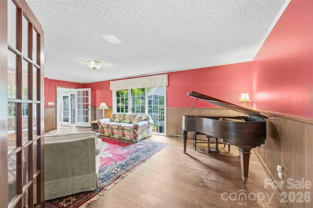 3110 Robinwood Road Gastonia, NC 28054