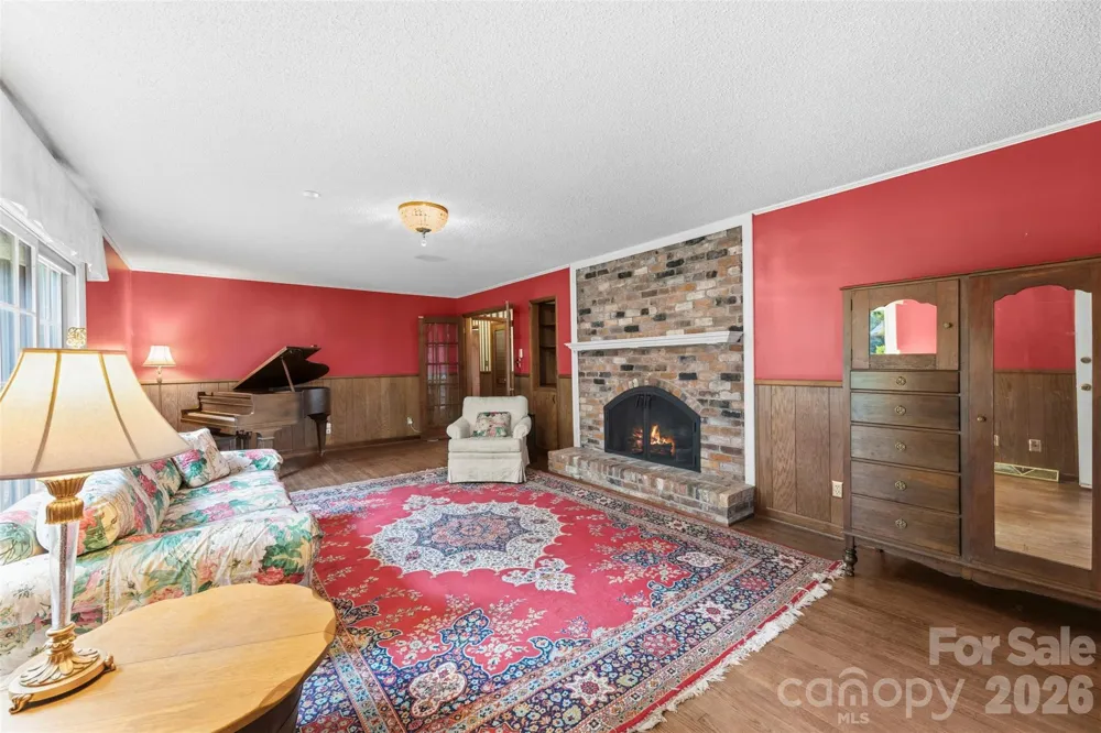 3110 Robinwood Road Gastonia, NC 28054