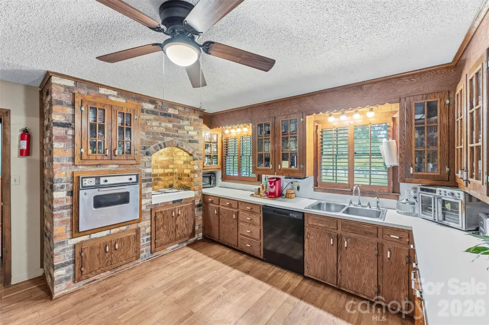 3110 Robinwood Road Gastonia, NC 28054