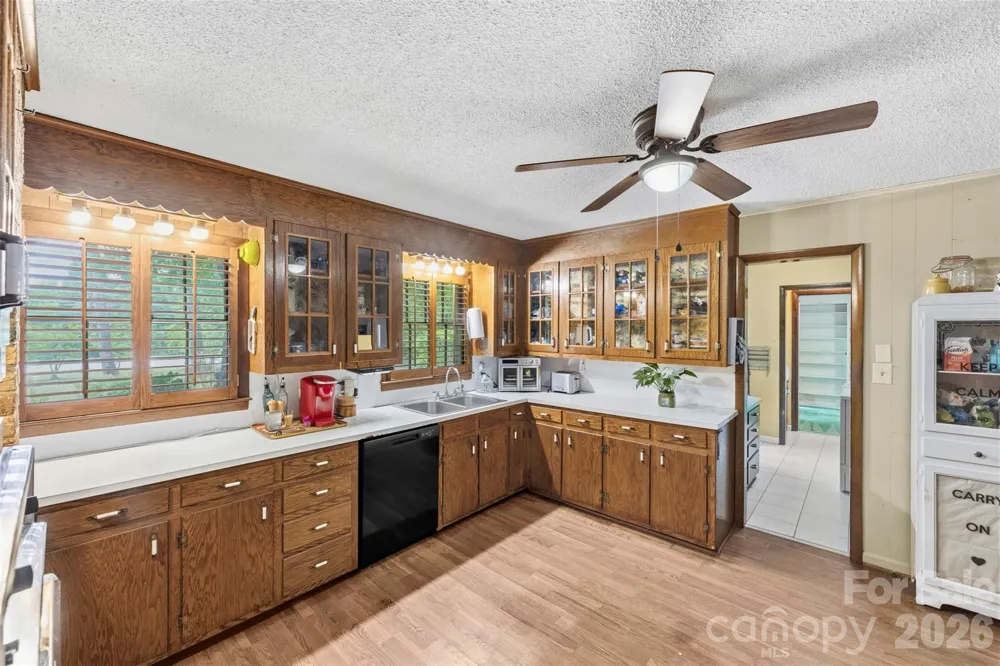3110 Robinwood Road Gastonia, NC 28054