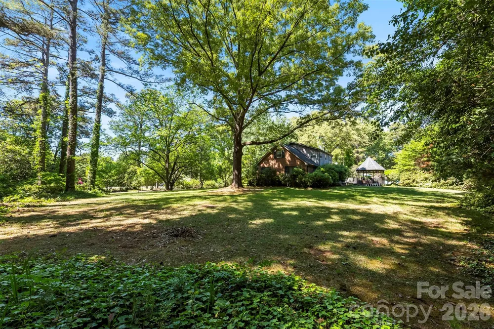 3110 Robinwood Road Gastonia, NC 28054