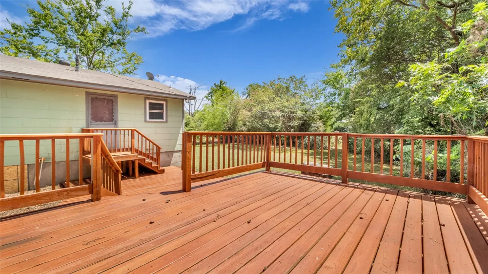 1528 W Day Street Denison, TX 75020