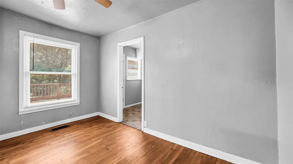1528 W Day Street Denison, TX 75020