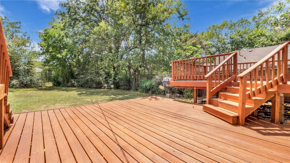 1528 W Day Street Denison, TX 75020