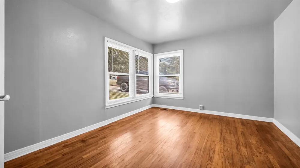 1528 W Day Street Denison, TX 75020