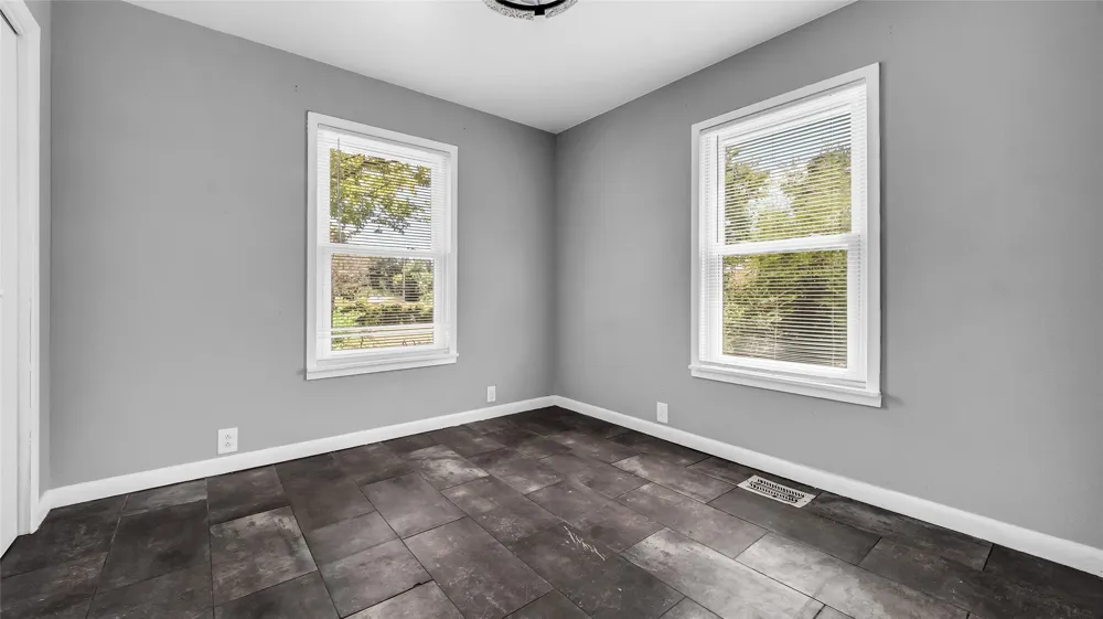 1528 W Day Street Denison, TX 75020