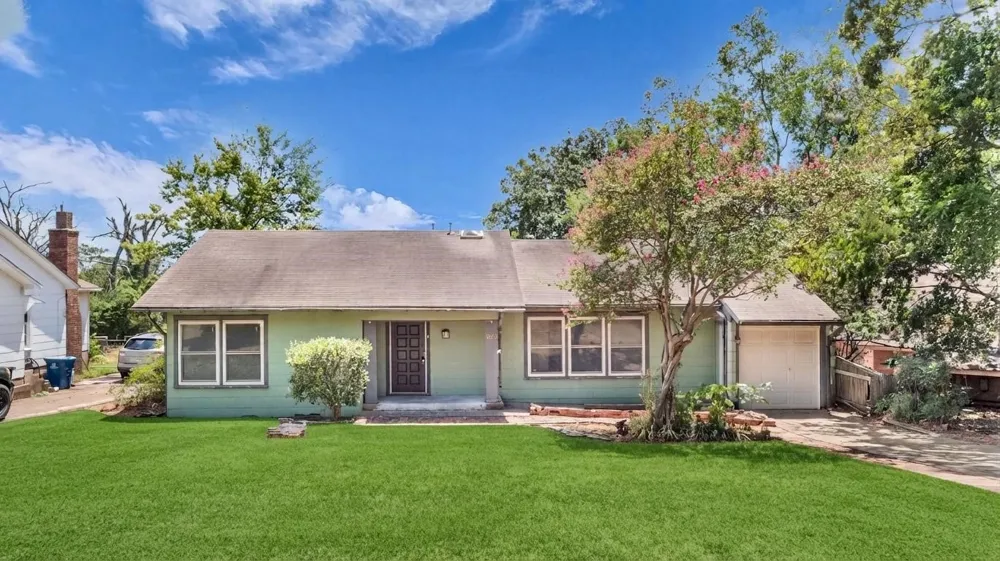 1528 W Day Street Denison, TX 75020