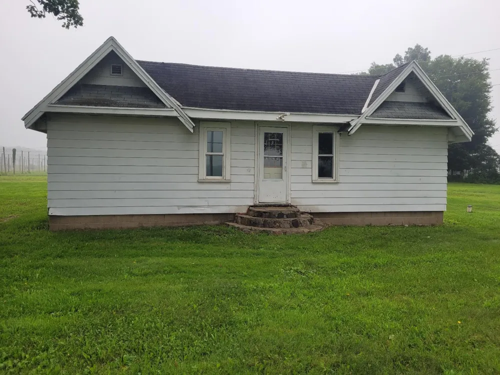 37646 Paw Paw Road Paw Paw, MI 49079