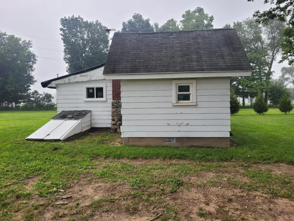 37646 Paw Paw Road Paw Paw, MI 49079