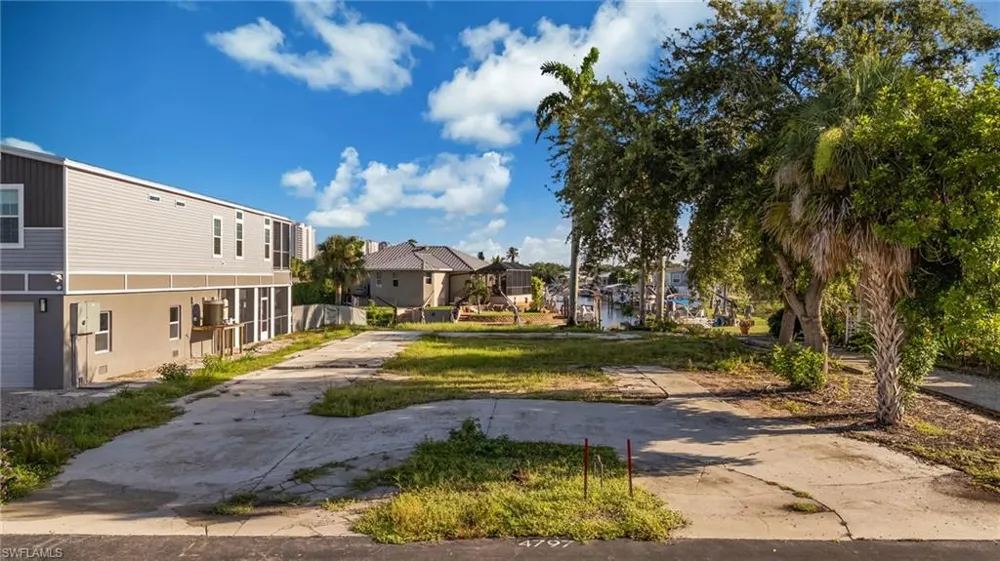 4797 Tahiti Drive Bonita Springs, FL 34134