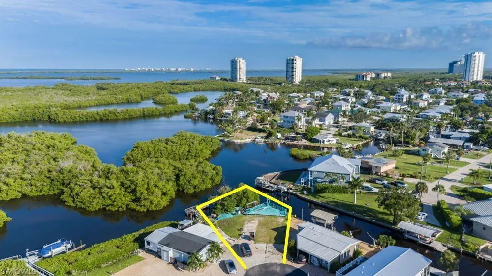 4785 Mali Court Bonita Springs, FL 34134