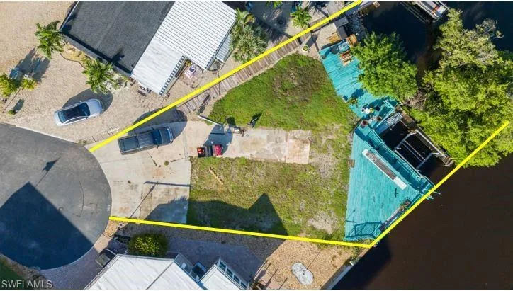 4785 Mali Court Bonita Springs, FL 34134