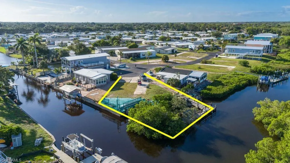 4785 Mali Court Bonita Springs, FL 34134