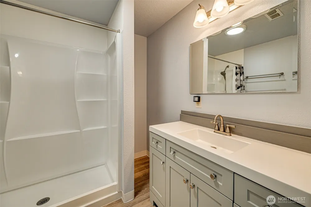 1004 NE 84th Avenue Vancouver, WA 98664